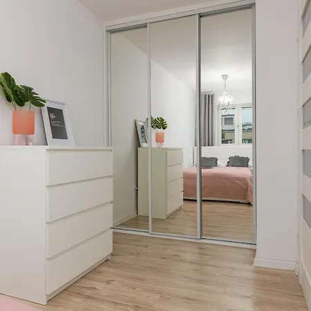 Warsaw Ochota Baleya Cozy Apartment By Renters Daire Varşova